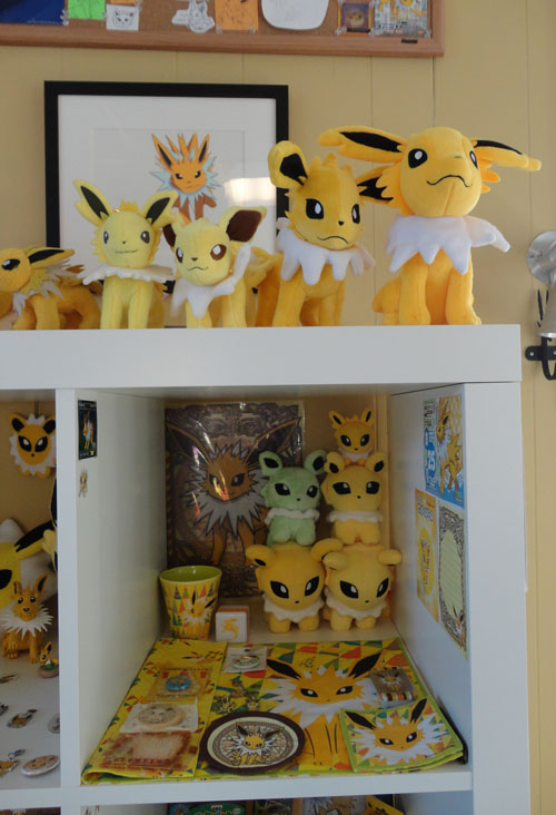 Jolteon Pokemon Toys