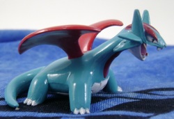 Pokemon Salamence Tomy Monster Collection Figure