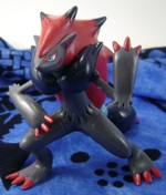 Pokemon Zoroark Pose Figure